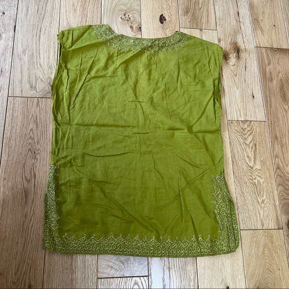 New York & company NYC green embroidered deep V neckline top blouse shirt - Picture 7 of 7